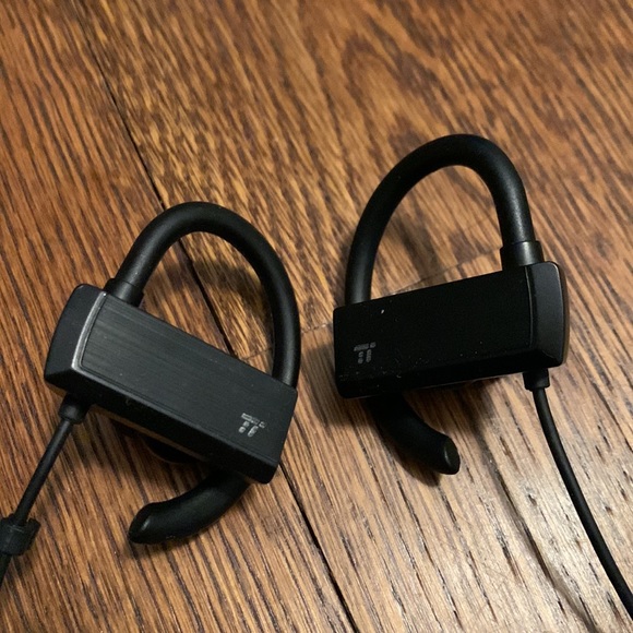 Taotronic wireless headphones- please read - Picture 2 of 4